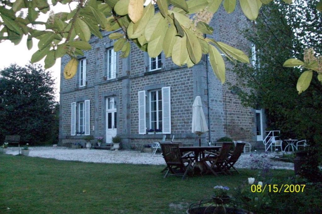 Le Presbytere Saint-Bomer-les-Forges Exterior photo